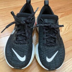 Nike ZoomX invincible run 3